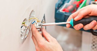 Электромонтажные работы Мегион цена 462 руб Электрика под ключ